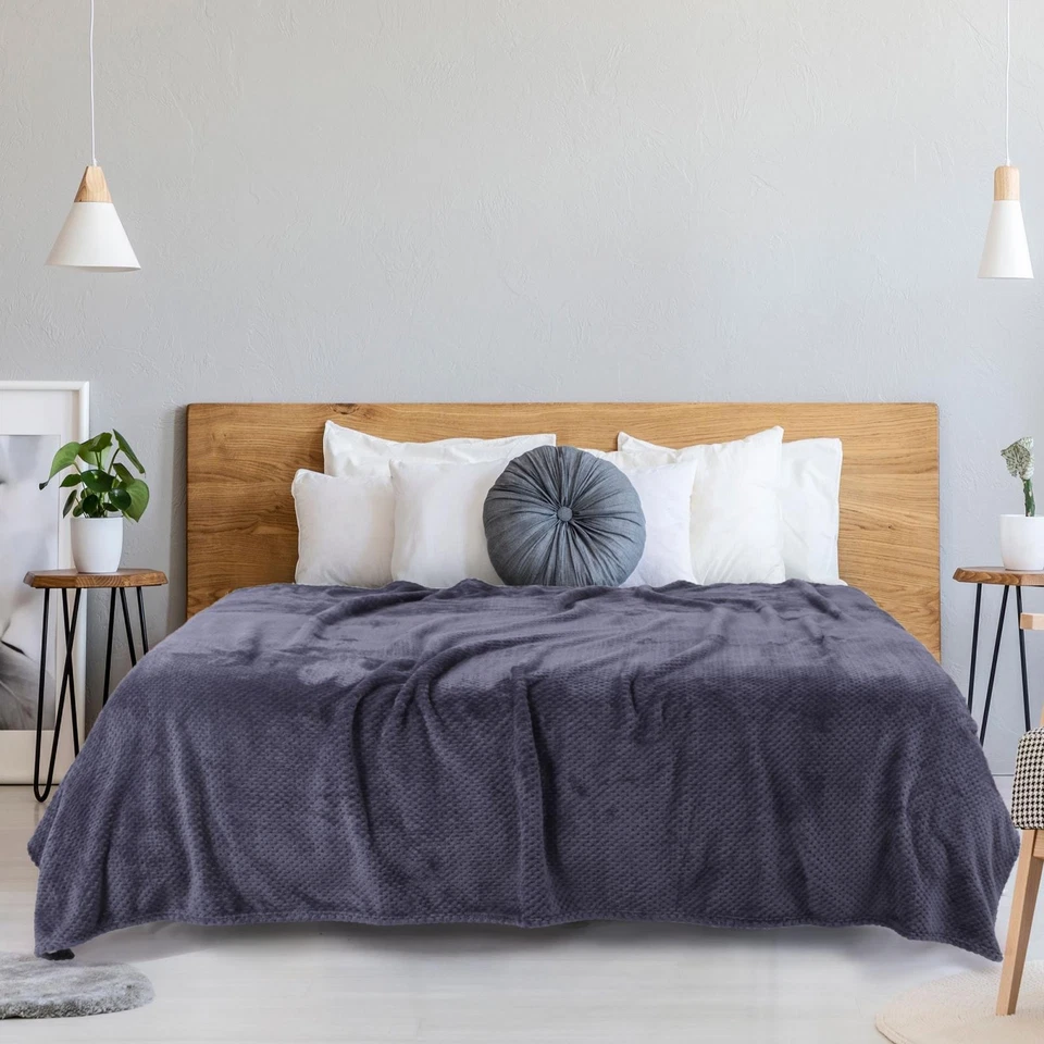 Coperta Flanella Poliestere Microfibra 300 gmq Queen Size Viola Chiaro 200x230cm - Immagine 3 di 4