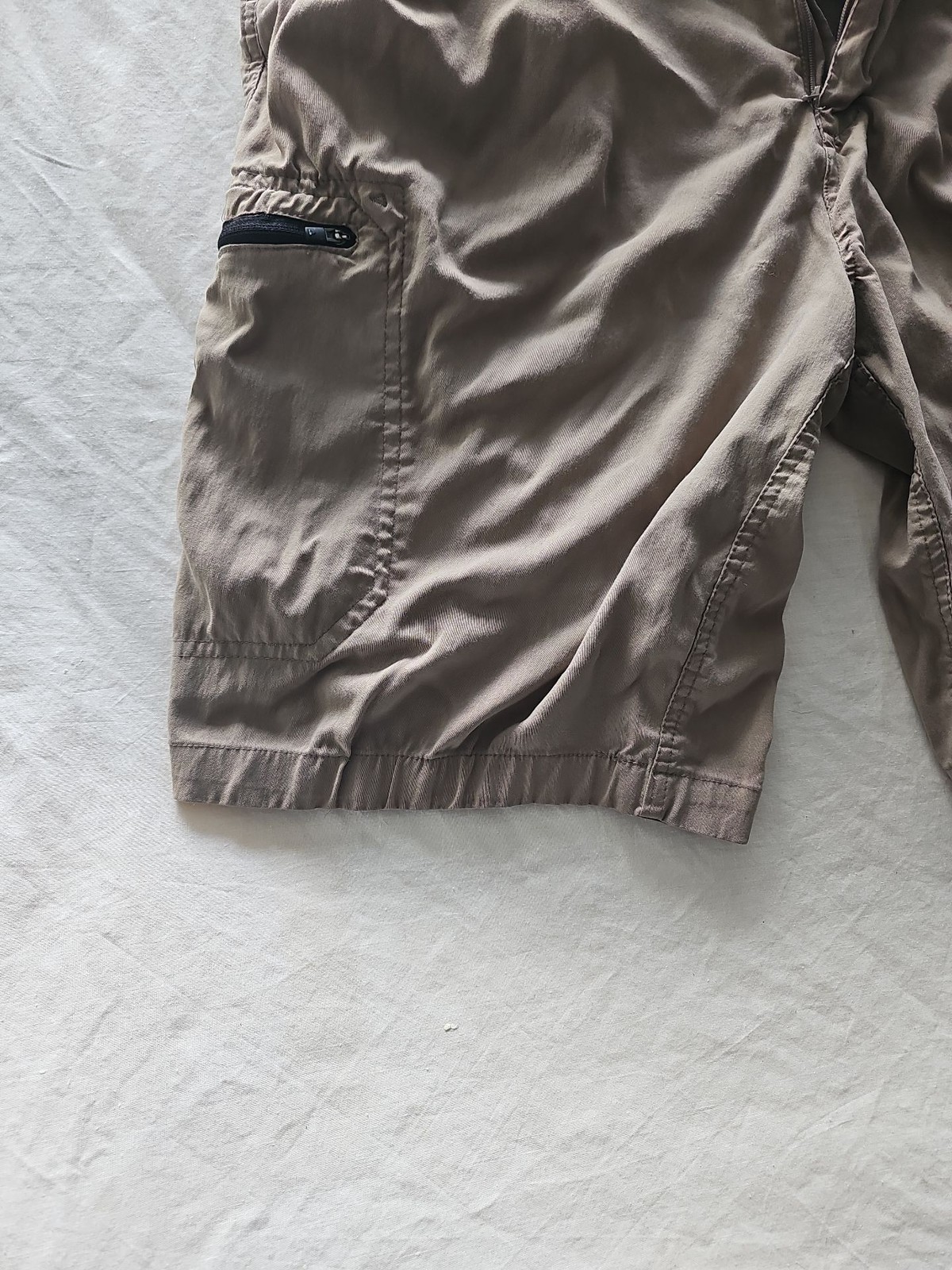 Gerry Men's Brown Cargo Hiking Shorts - Size 40  409 image 3