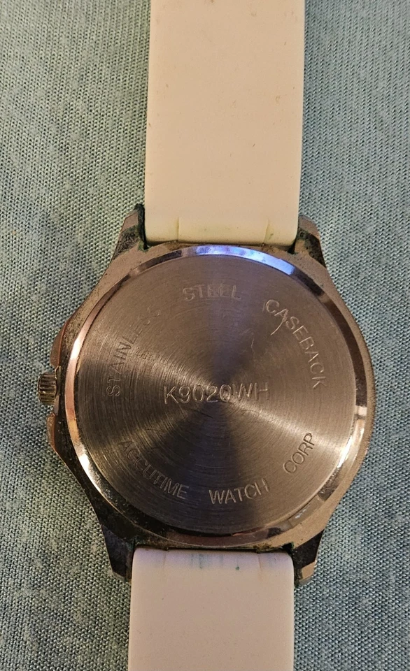 Reloj de pulsera para mujer con bisel incrustado de cristal y correa de silicona blanca, Vivani Foto 3 de 4