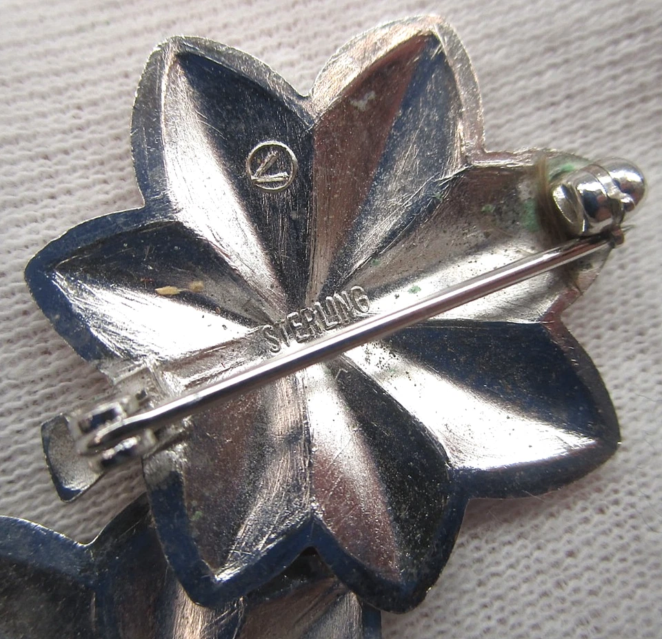 Alfileres de plata esterlina vintage de la Segunda Guerra Mundial con rango de hombro Foto 4 de 4