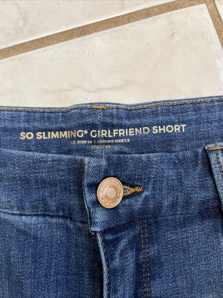 CHICO'S NUEVO! Pantalones cortos de mezclilla con puños lavado medio TAN ADELGAZANTES NOVIA Talla 1.5 Foto 3 de 4