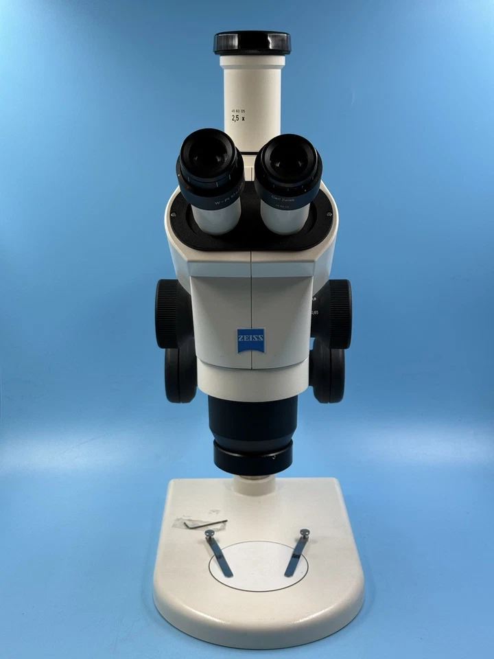 Microscopio trinocular Zeiss Stemi 2000-C 45 51 04 ligeramente usado Foto 2 de 4