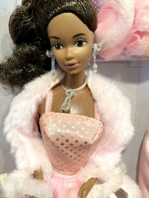 Vintage 1981 Pink & Pretty Christie Barbie Mattel 3555 AA Vintage 1981 Pink & Pretty Christie Barbie Mattel 3555 AA
