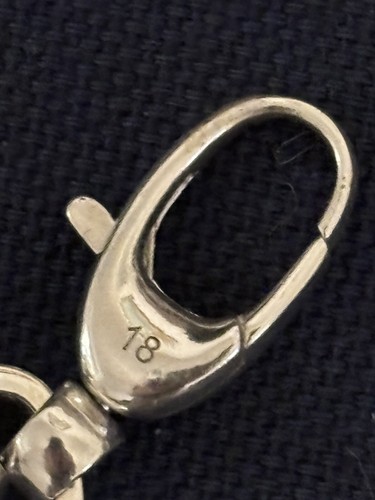 GUCCI TRADEMARK ENGRAVED .925 STERLING SILVER ROUND CHARM BRACELET. - Picture 5 of 9