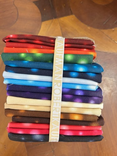 Robert Kaufman 17 Piece Fat Quarter Bundle Multi Colored - Picture 3 of 3