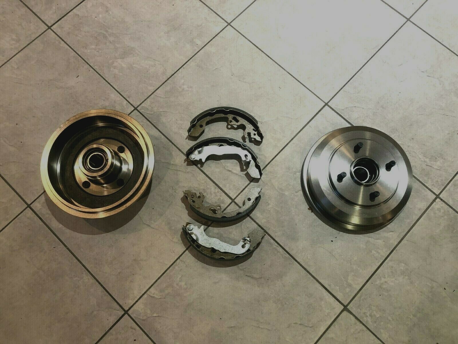 VAUXHALL CORSA C 0006 TWO REAR BRAKE DRUMS WITH FITTED BEARINGS