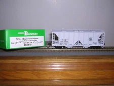 BOWSER #55875  New Haven ACF 70 Ton 2-Bay Covered Hopper #117007 Built-up  1/87