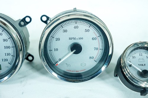 09 Harley Street Glide Touring Tacho Speedo Fuel Volt Oil Air Gauges 22K 1317 - Picture 6 of 17