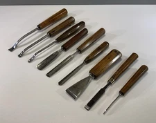 9 VINTAGE ADDIS OF SHEFFIELD FINE WOOD CARVING TOOLS / GOUGES  / CHISELS