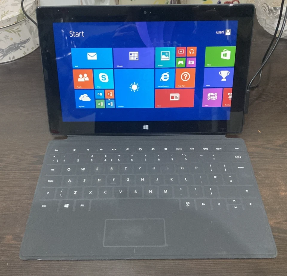 Microsoft Surface RT 8.1 32GB 2GB RAM touchscreen keyboard Wi-Fi 10.6-inch - Image 2 of 4