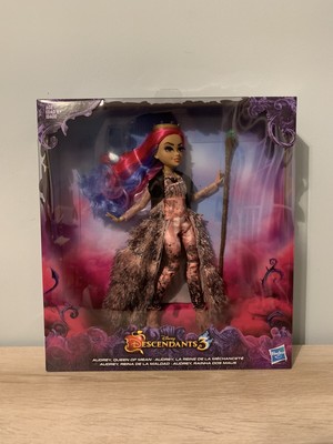 deluxe queen of mean doll