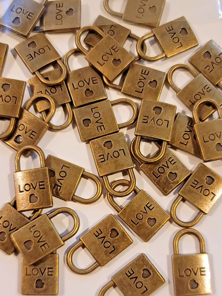 Lote de 5 piezas Love Lock Dijes de Metal Colgante Antiguo Latón Chapado Fabricación de Joyas Foto 4 de 4