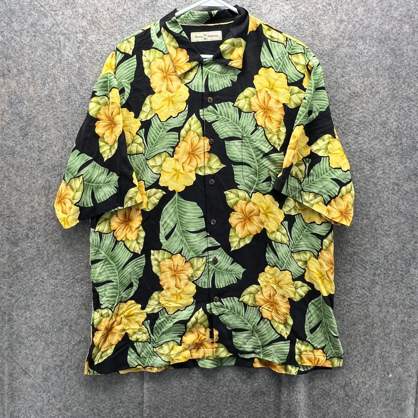 Tommy Bahama Shirt Mens Large Floral Button Down Camp Tropical Hawaiian Black