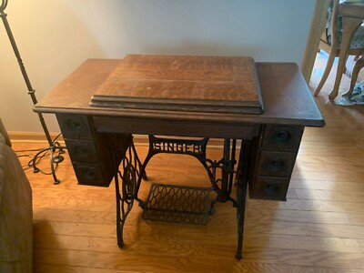 SINGER Manual Antique Sewing Machine with Table Model-27