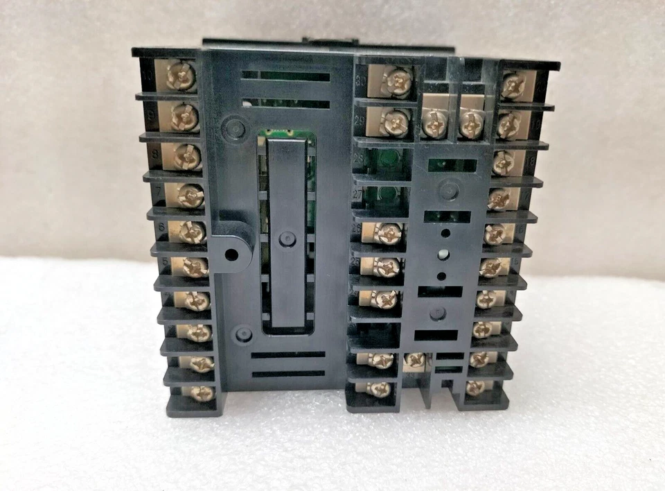 Omron E5AK-PRR2 Temperatur Steuerung E5AKPRR2 Expedited Shipping 1pcs New - Image 2 of 4