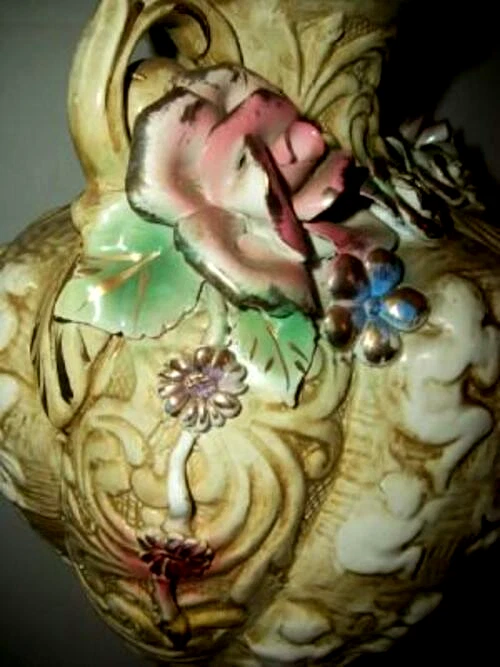 ITALIAN CAPODIMONTE LAMP CHERUBS LUSH ROSES GILT DOLPHIN BASE HOLLYWOOD REGENCY - Image 4 of 4