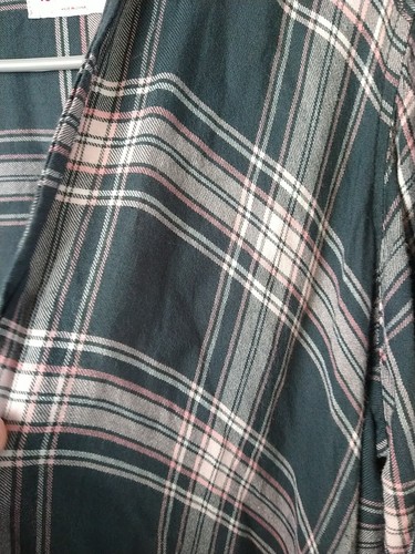 Justice Girls junior 18 shawl wrap Open Roll Tab L/S Tartan Plaid Waterfall - Picture 3 of 11