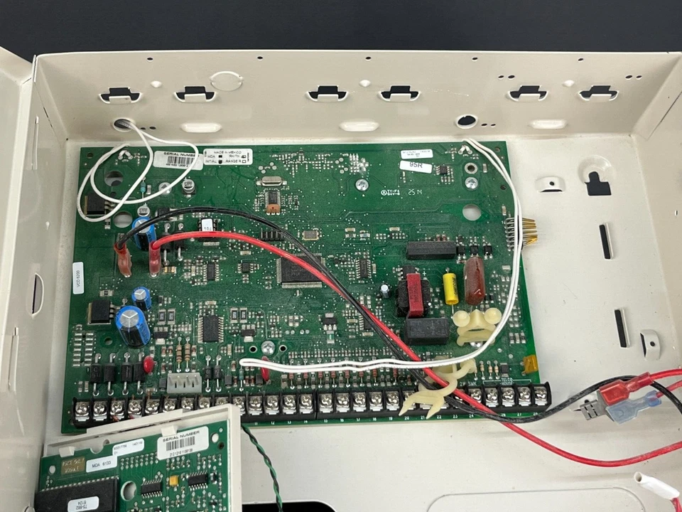 ITI/GE/Interlogix Concord 4 Panel + Keypad Zone Module Alarm Kit - Image 3 of 4