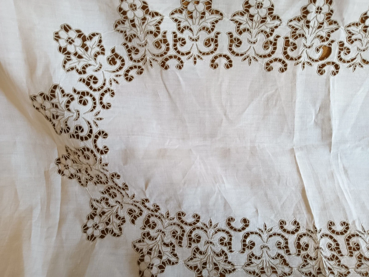 Tovaglia Grigio Antracite Con Ricamo Stella Argento – Cotone, 85x85 Cm, Ricamo Festoso Di Qualità
