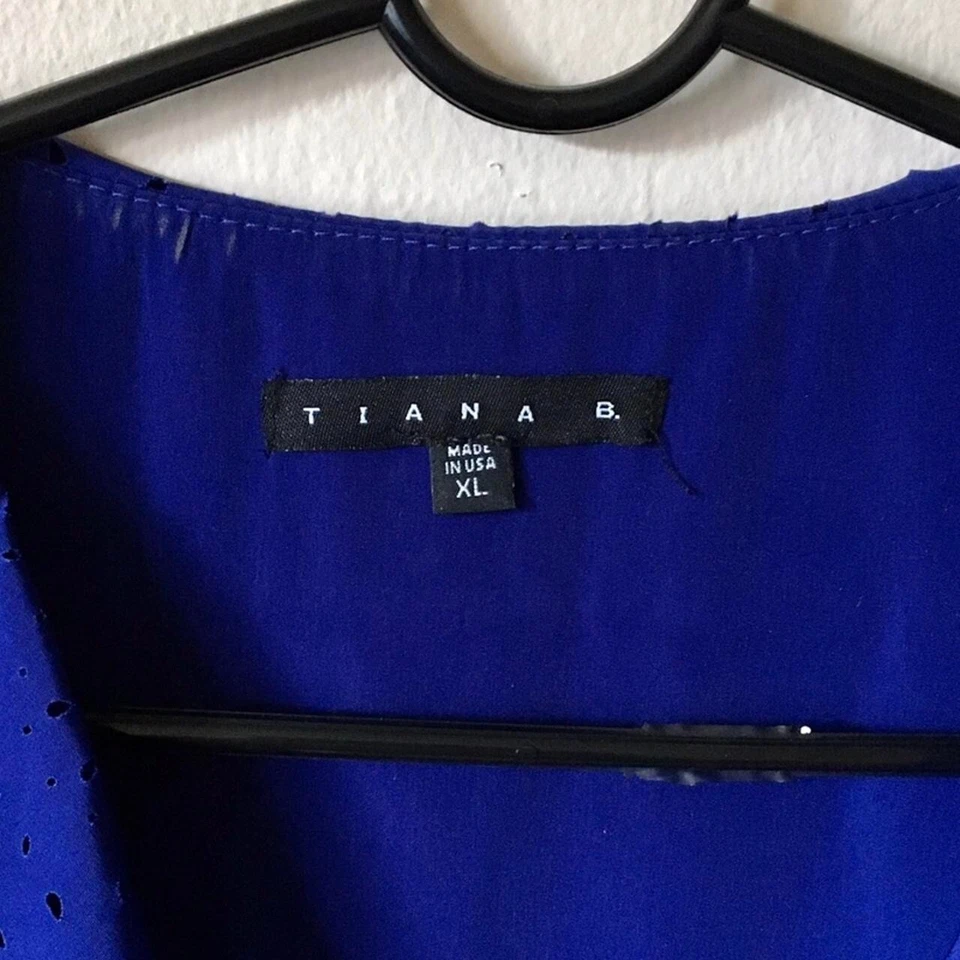 WRAP DRESS by  Tiana B Size XL with Laser Cut Flutter Trim - Image 3 of 4