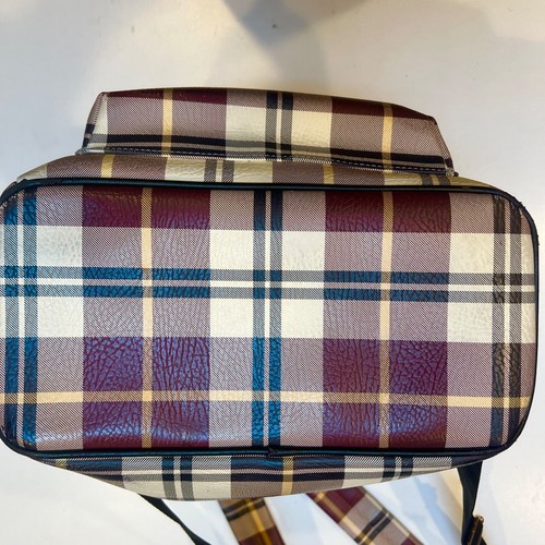 Burberry Classic Plaid Backpack Outer pockets Zip Closure 15 x 12 x 5in - Picture 5 of 12