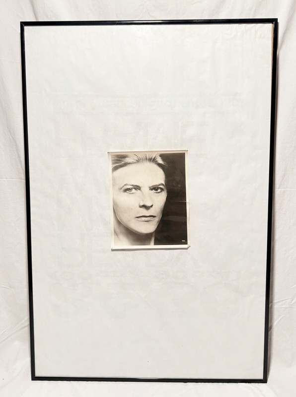 DAVID BOWIE 8 X 10 Black & White Glossy 1976 “The Man Who Fell To Earth” poster