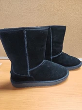 Cloud Nine UGG Women's SHEEPSKIN Size 8 Black waterproof ( Needs Repair? ) Read
