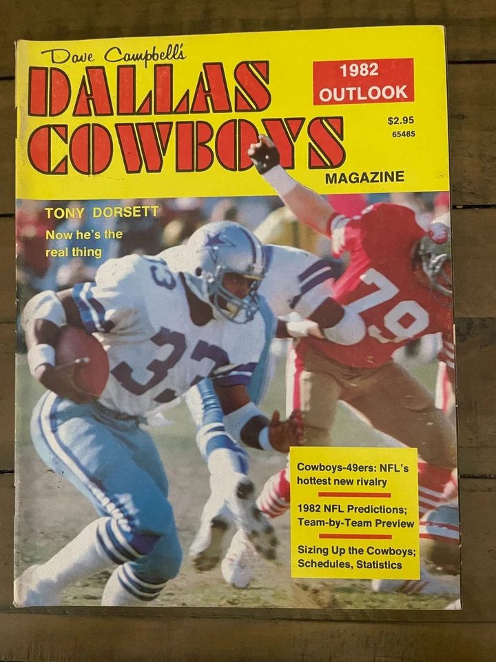 DAVE CAMPBELLS DALLAS COWBOYS 1982 OUTLOOK TONY DORSETT ON MAGAZINE COVER - Image 1 of 1