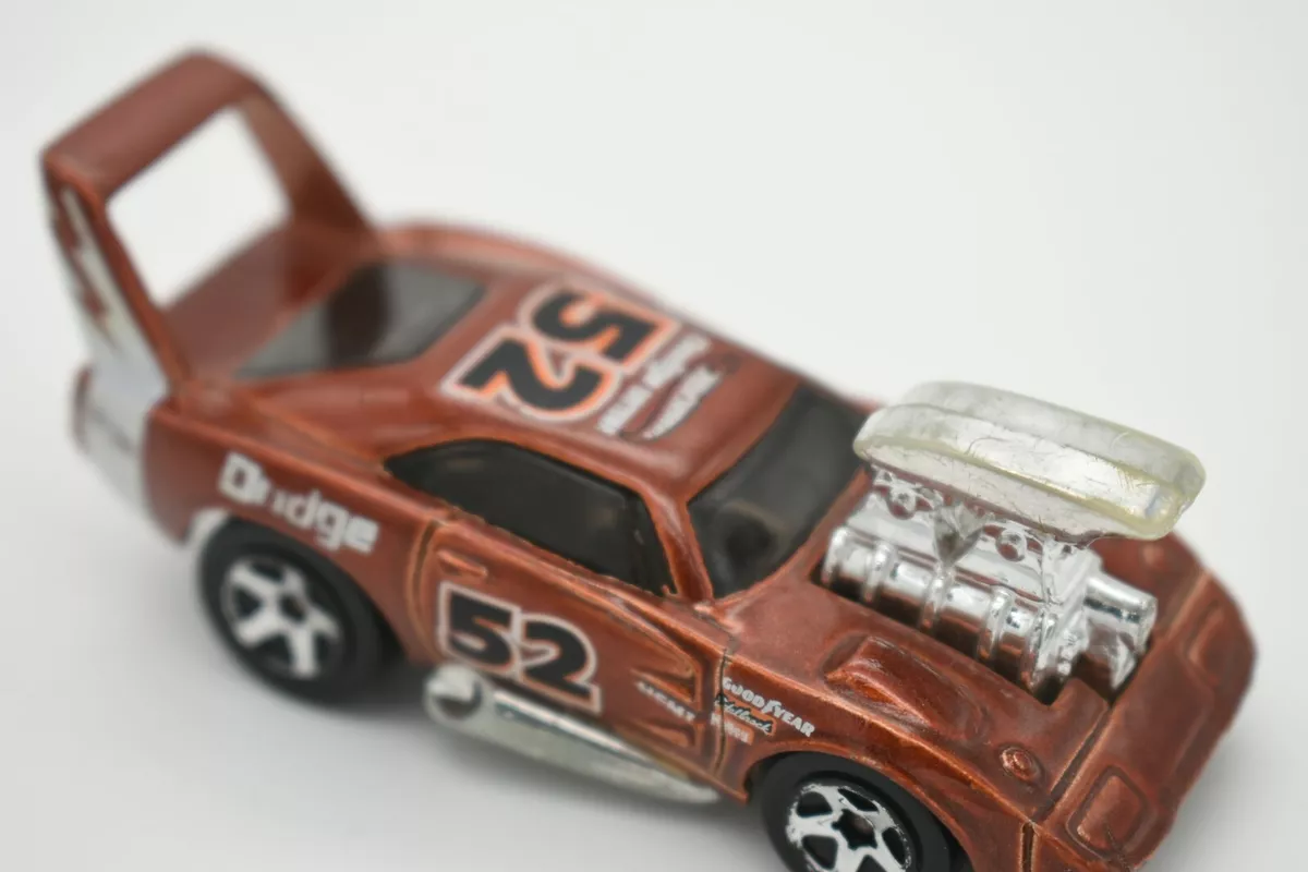 Hot Wheels 70 Dodge Daytona 52 Race Car Die cast Metalflake Brown