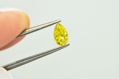 Pear Shape Diamond Fancy Yellow Color 0.38 Carat VS2 Natural Enhanced Certified - Picture 8 of 9