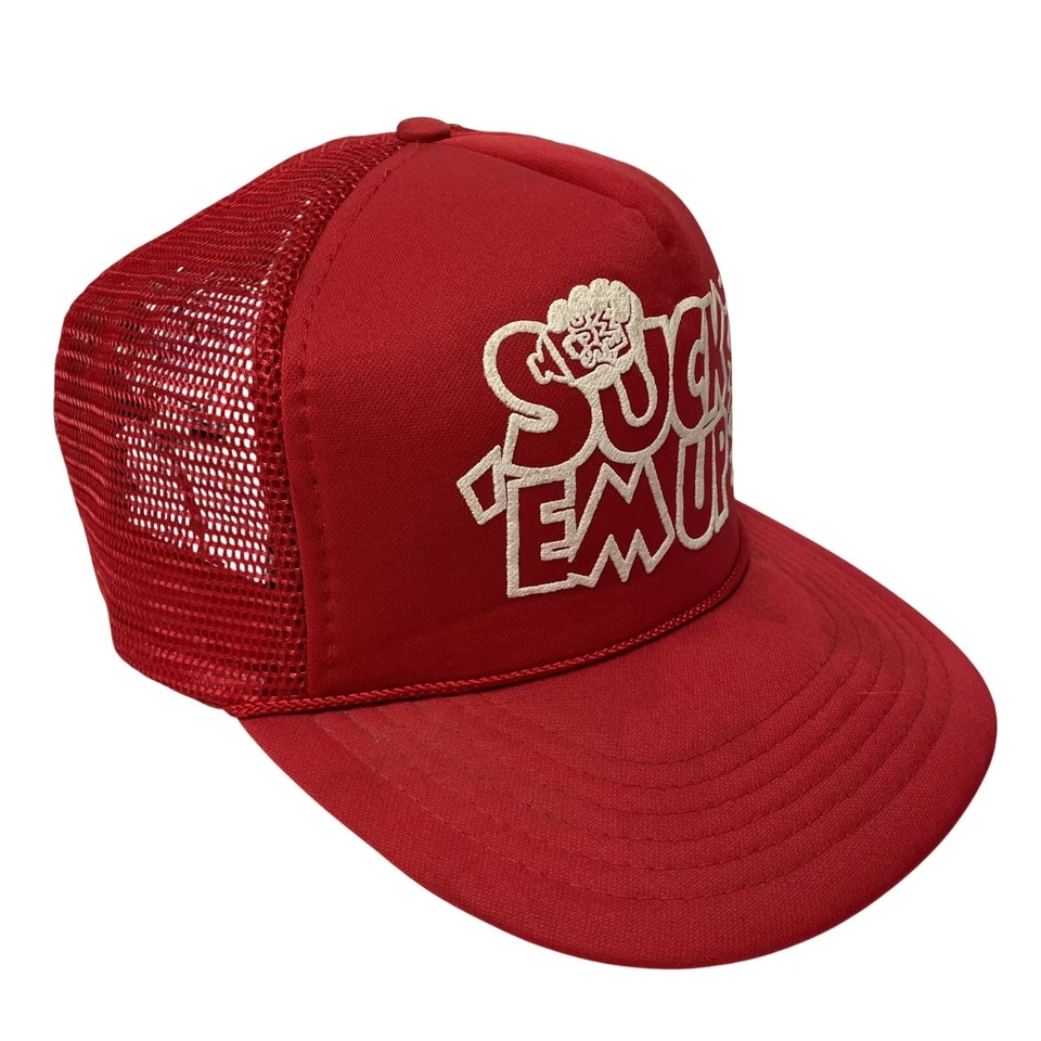 De Colección Años 80 Malla Roja TRUCKER Sombrero SUCK EM UP HAWAII Snapback Beber Gorra Cuello Rojo Foto 3 de 4