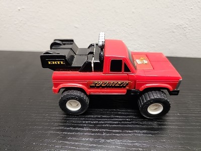 Vintage Rare ERTL POWRTRONS Zoomer Transformer Toy Robot 4 x 4 Red Jeep Truck 