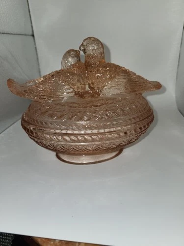 Vintage Pink Pressed Glass Depression Candy Dish Kissing Love Birds On Nest