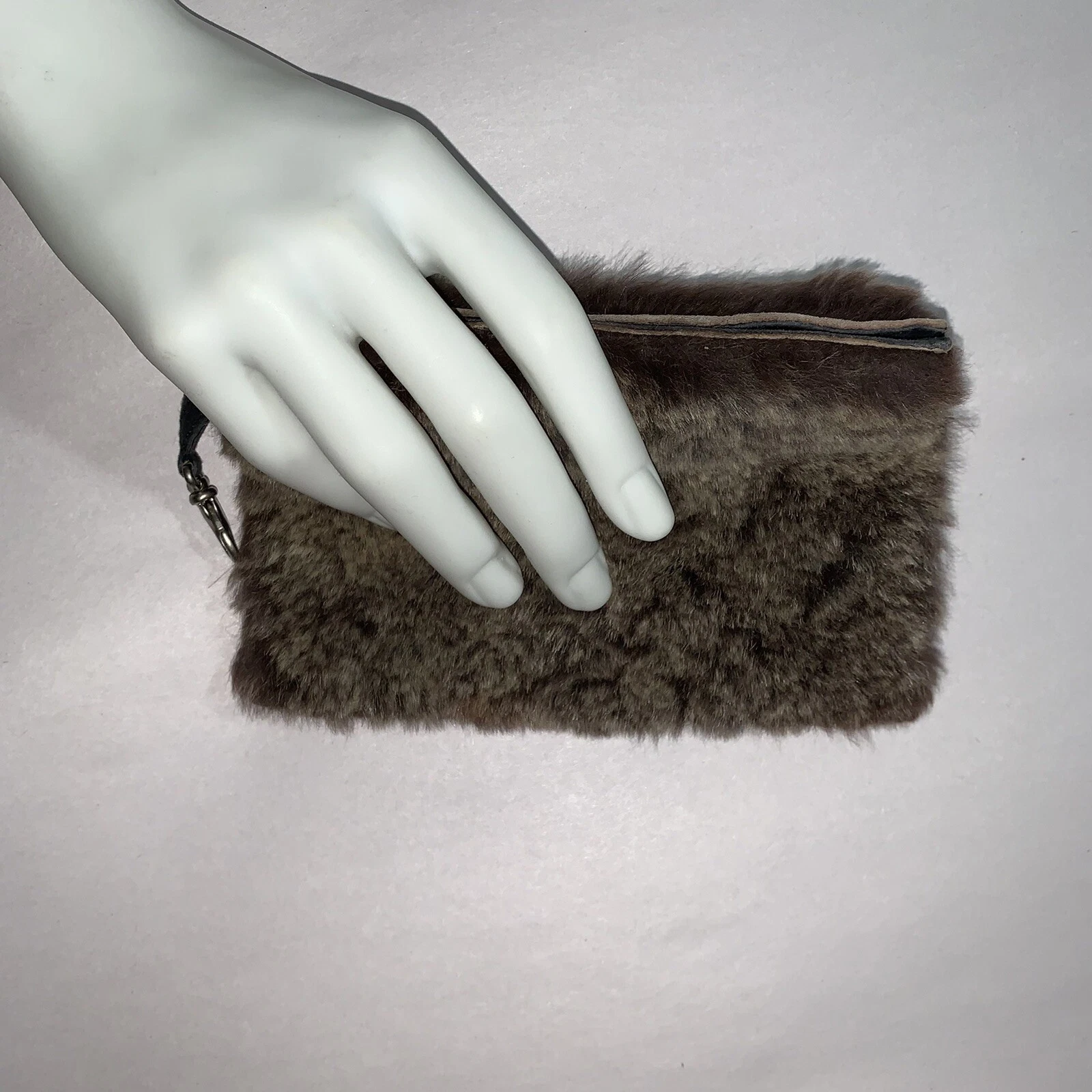 POCHETTE pre loved authenti CHANEL piccola marrone SHEARLING zip top al guinzaglio FRIZIONE