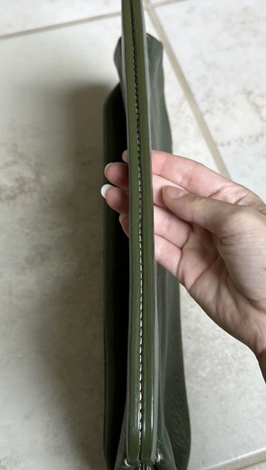 Bolsa clutch de couro verde Indigo By Clarks - Imagem 4 de 4