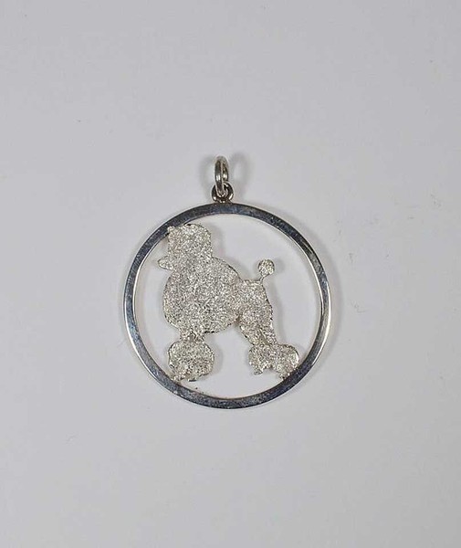 GroßEr RinganhäNger Aus Silber Mit Der Silhouette Eines Pudelhundes Luce-image