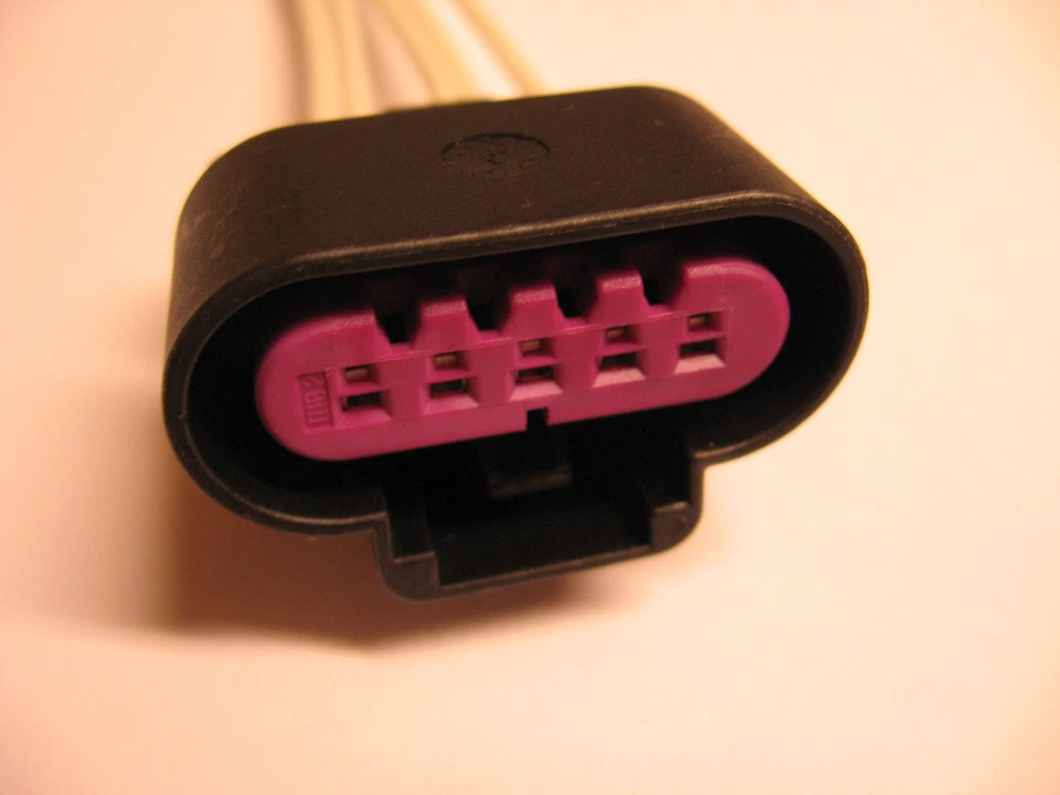 02 - 08 TrailBlazer Envoy Rainier Tail Light Pigtail - Image 2 of 2