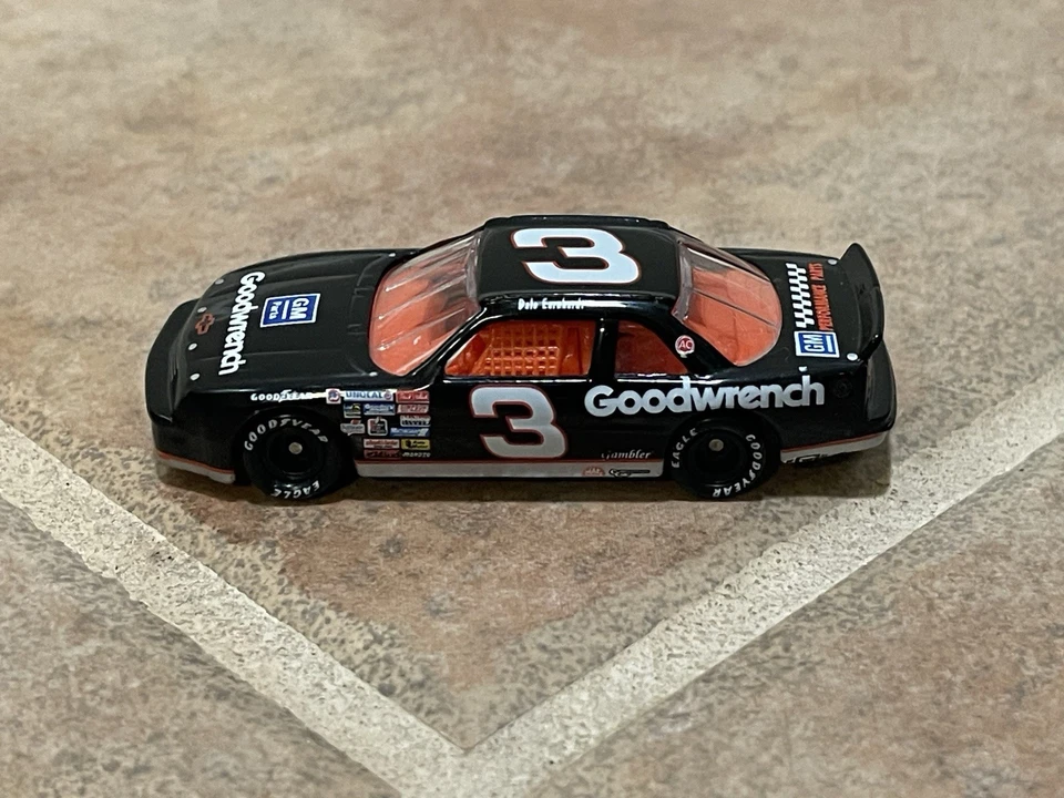 1990 Dale Earnhardt Goodwrench Chevrolet Lumina 4x Champion NASCAR Action 1/64 - Image 3 of 4