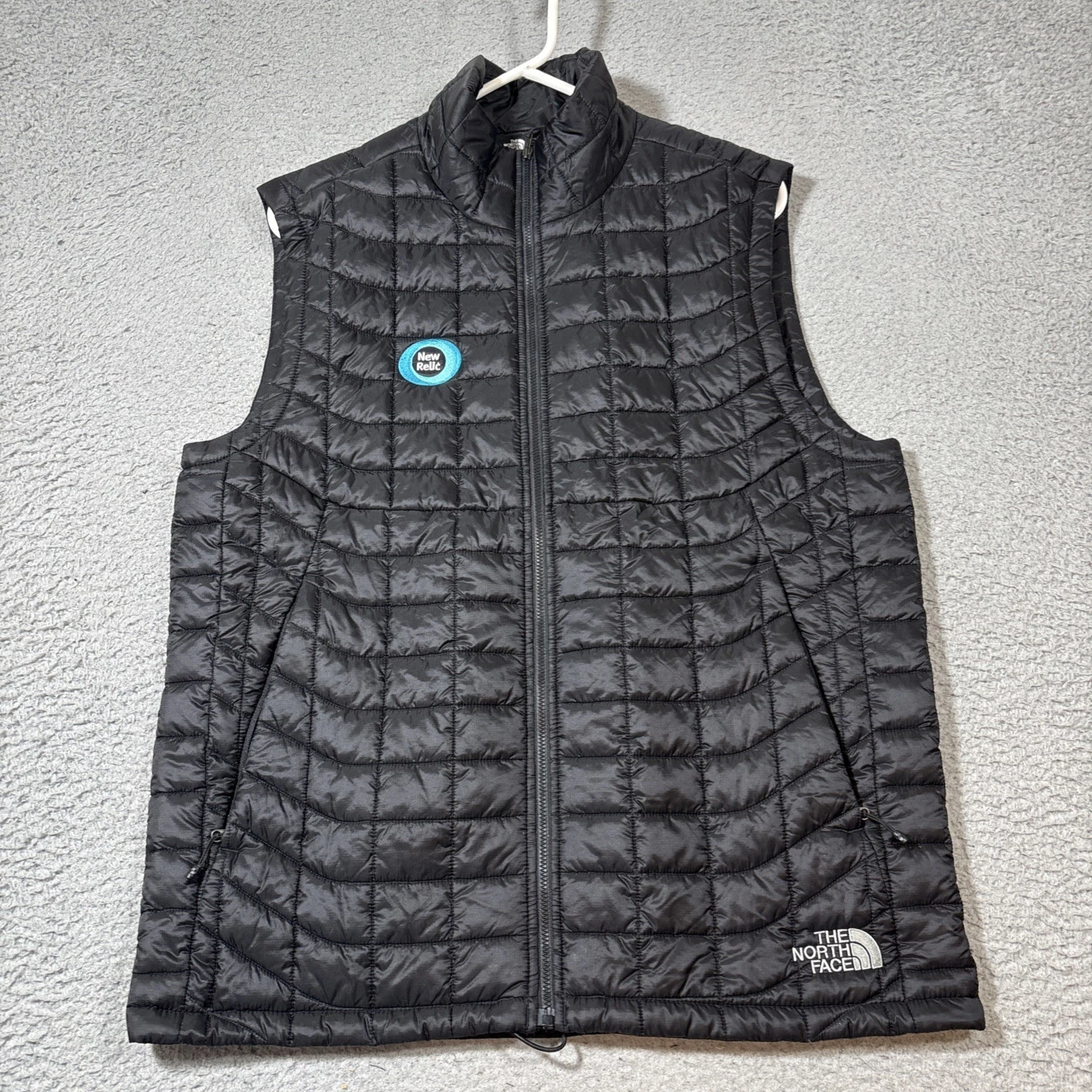 The North Face Mens Sz M Black Thermoball Trekker Insulated Puffer Vest Zip LOGO