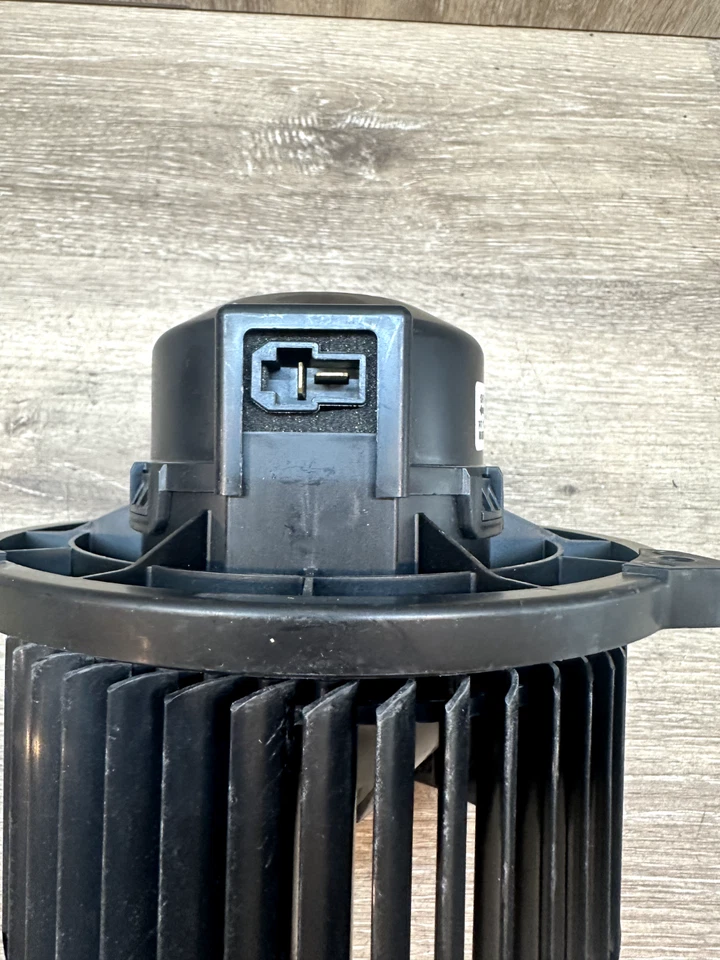 Conjunto de motor soplador interior KIA SPORTAGE 2011-22 PIEZA ORIGINAL # 97113-2P000 Foto 4 de 4