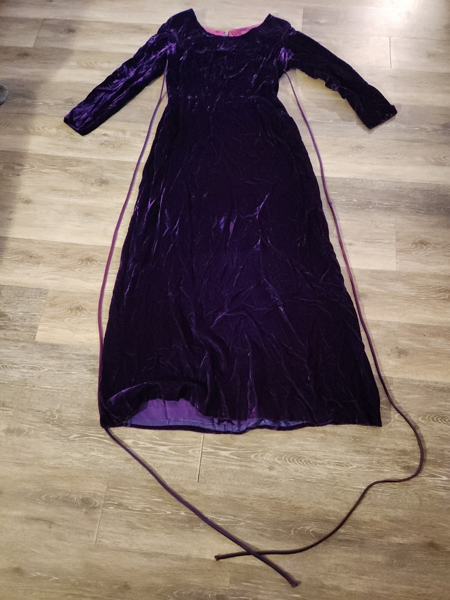 Vintage Purple Crushed Velvet Maxi Dress has strings which tie around  Size 14