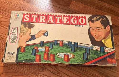 Stratego Vintage Board Game 1961 Milton Bradley #4916 Preowned Complete