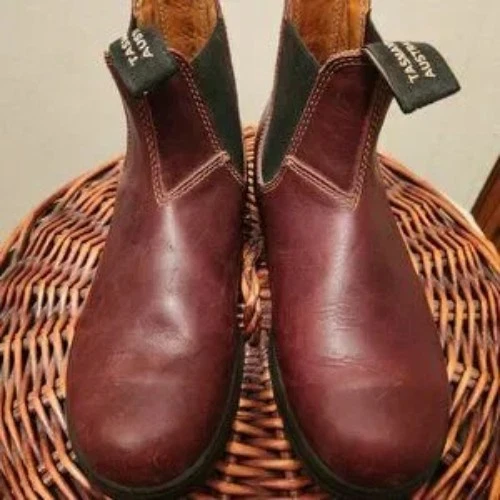 Beautiful burgundy blundstone boots women 8 gently worn excellent condition - Image 3 of 4