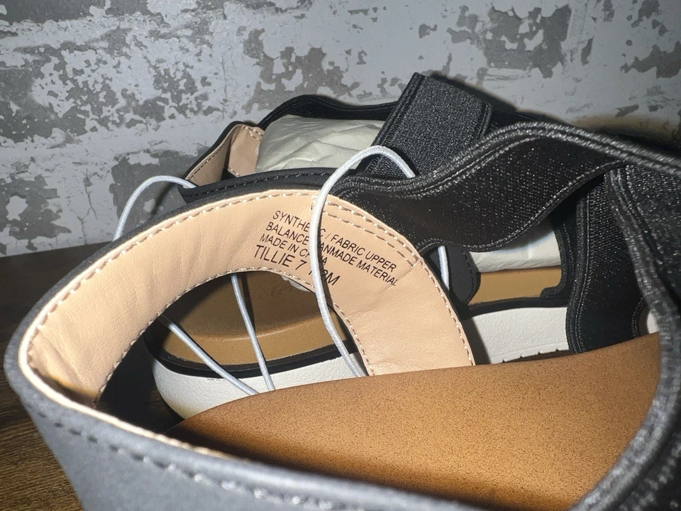 NWT! Violet & Red Tillie Sandal Shoes Size 7.5 Black - Image 4 of 4