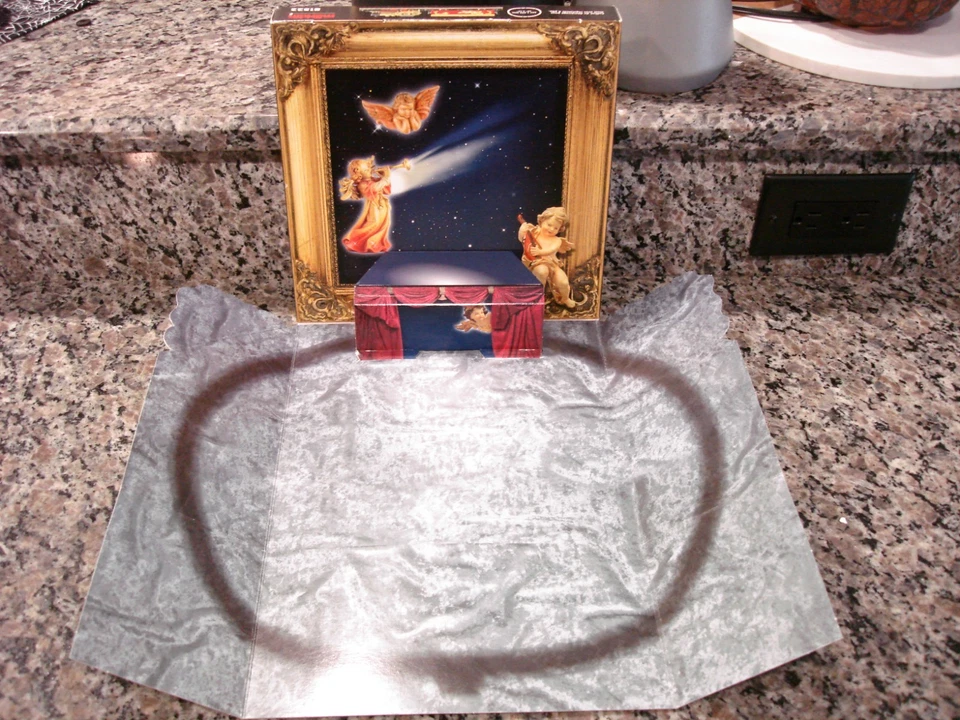 Marklin Z Scale Merry Christmas Starter Train Set w/ Musical Disc 81522 - Image 2 of 4