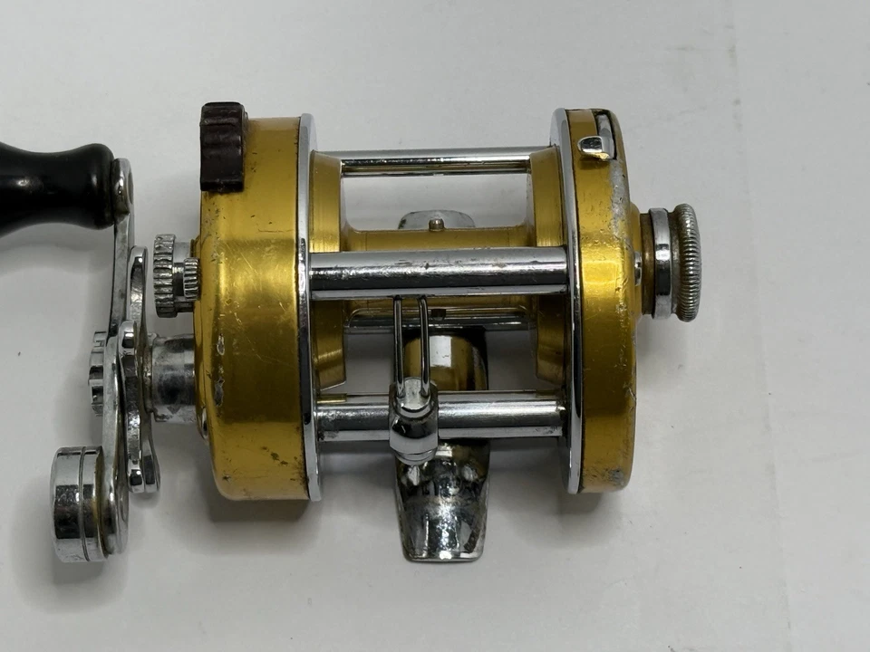 Carrete de fundición de cebo de arrastre vintage Penn 920 Levelmatic rodamiento de bolas Levelwind Foto 4 de 4