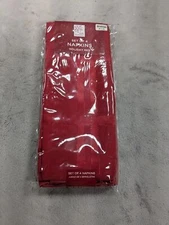 Bed Bath And Beyond Winter Wonderland Set of 4 Cloth Holiday Red Napkins