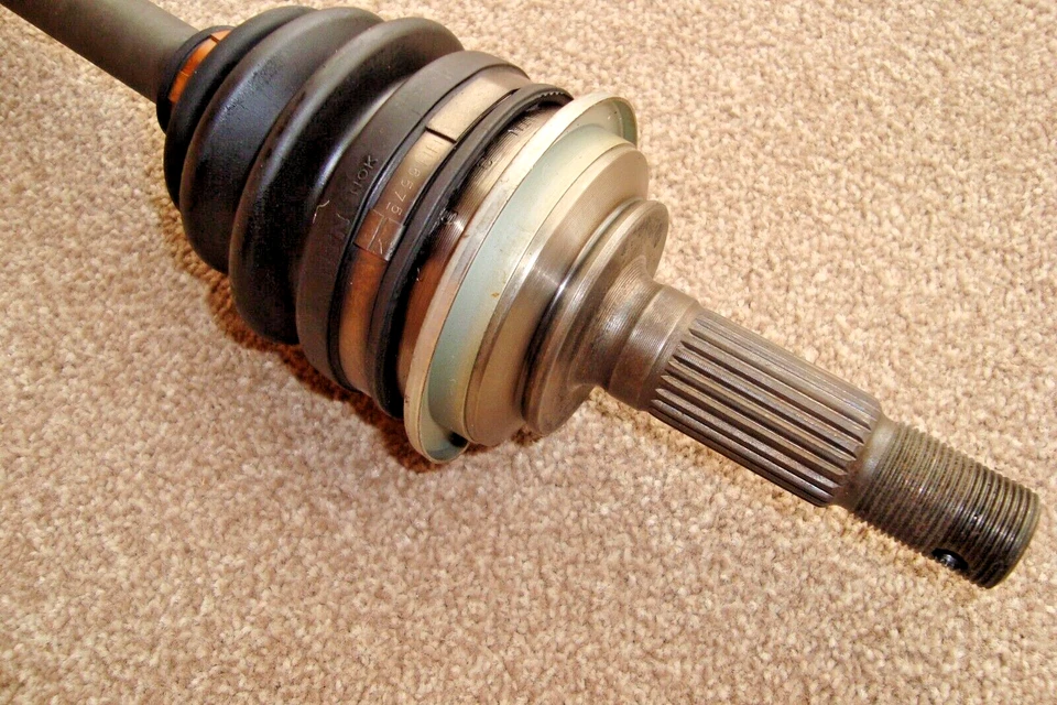 Nuevo eje de transmisión frontal derecho Daihatsu Charade Pt. No. 43410-87721-000 Foto 2 de 4