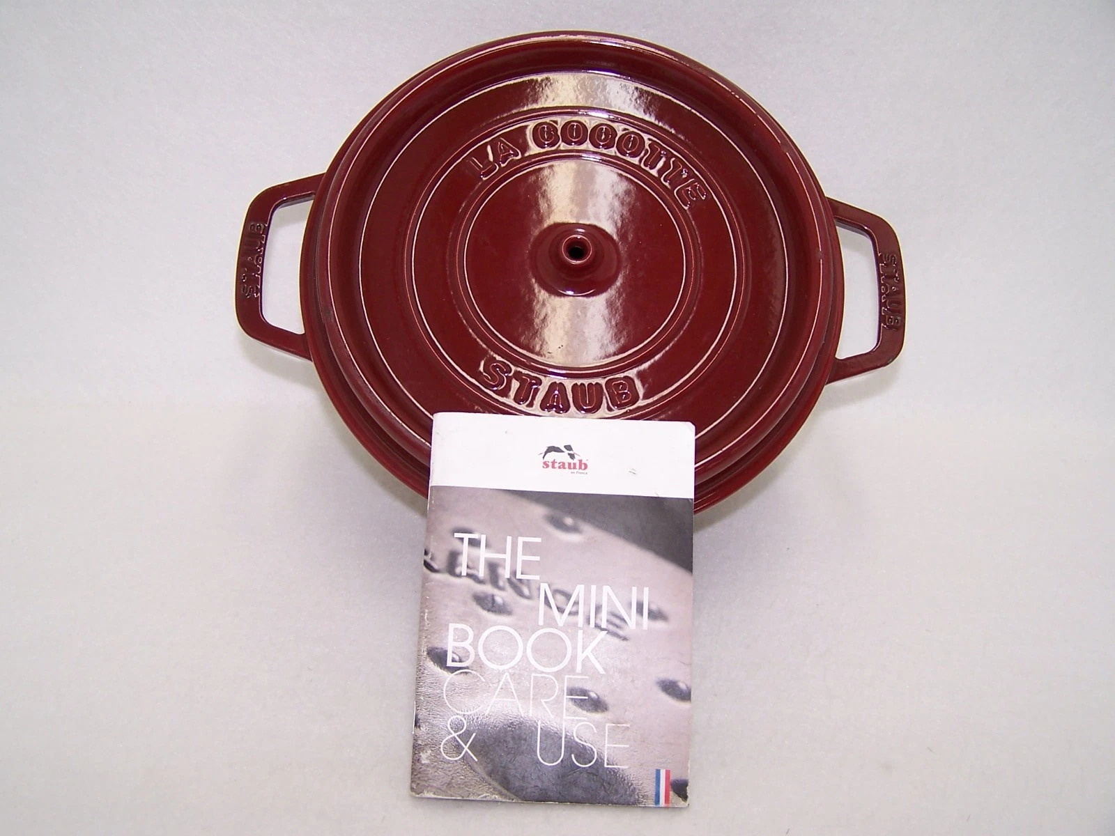 STAUB 4qt Cast Iron Dutch Oven Round Cocotte Cherry Red Made in France
Opens in a new window or tab