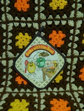 M&Ms "Bake with the Best" (Mars, Inc., 1986) 7'' Potholder Wall Decor
